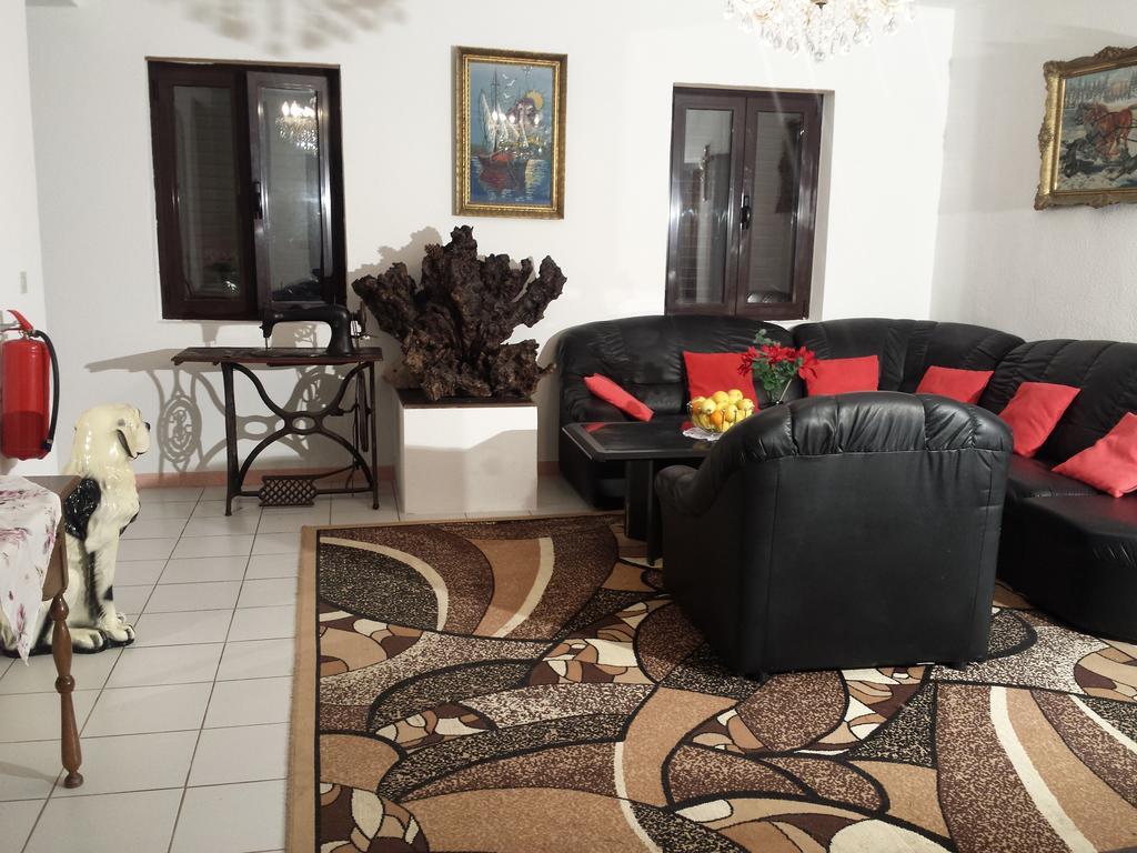 Apartments "Villa Mungos" Sobra Esterno foto