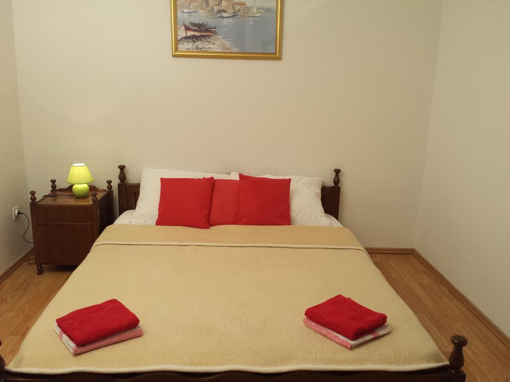 Apartments "Villa Mungos" Sobra Esterno foto