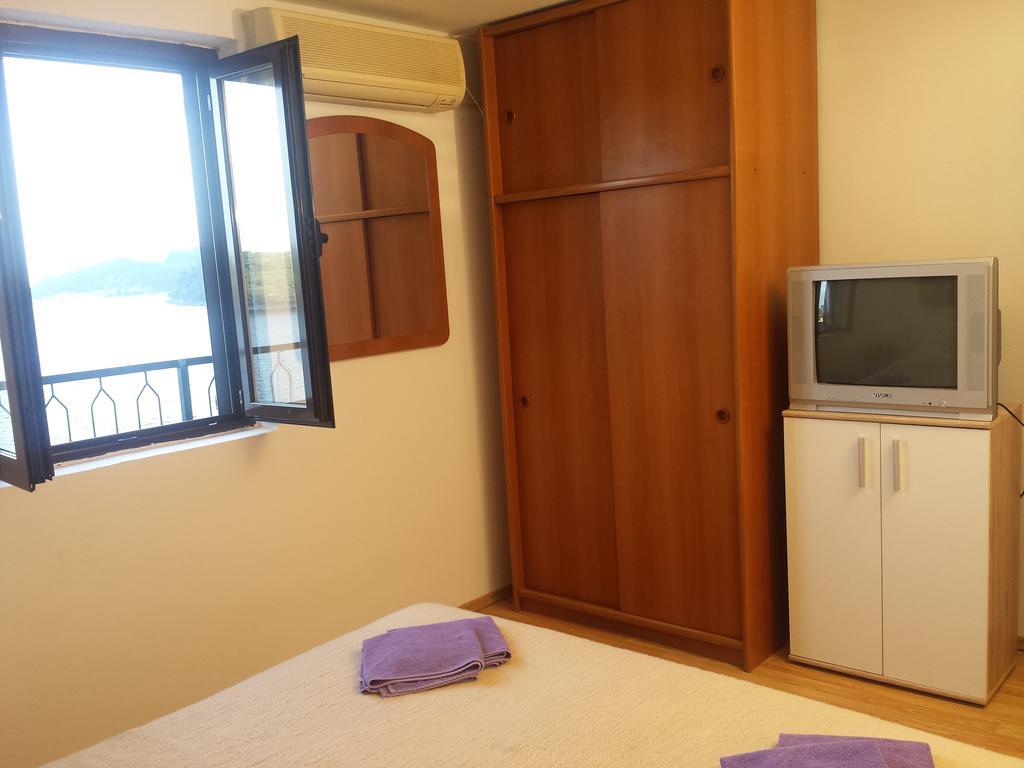 Apartments "Villa Mungos" Sobra Esterno foto