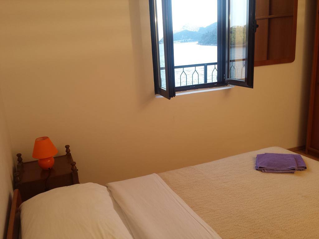 Apartments "Villa Mungos" Sobra Esterno foto