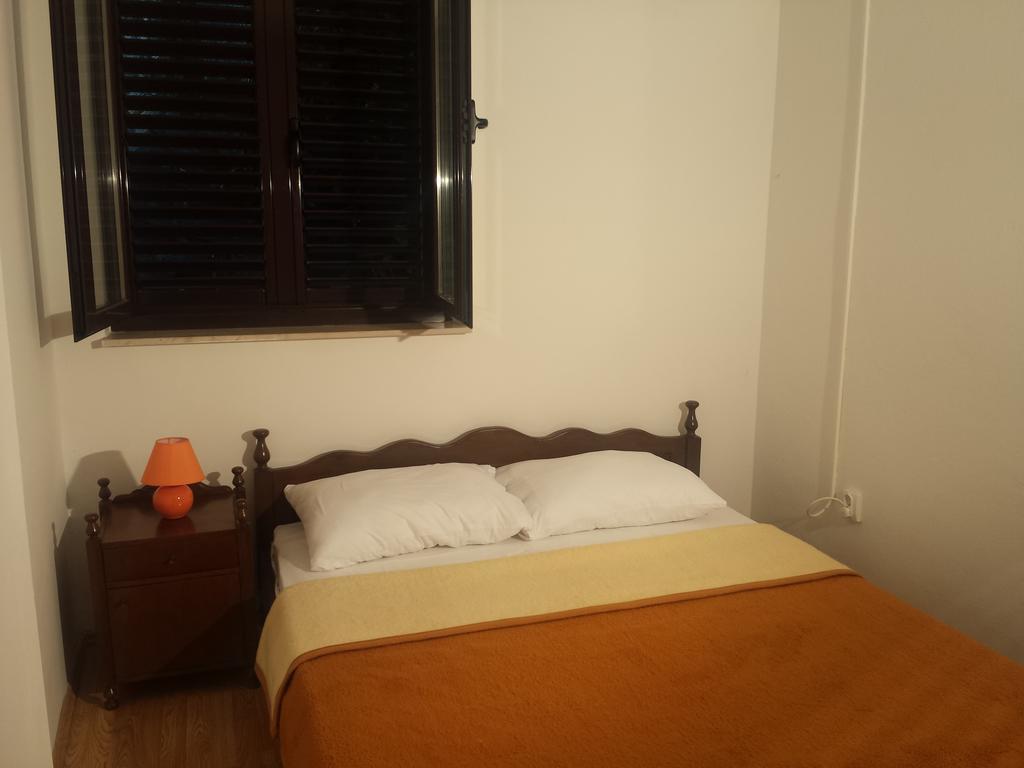 Apartments "Villa Mungos" Sobra Esterno foto