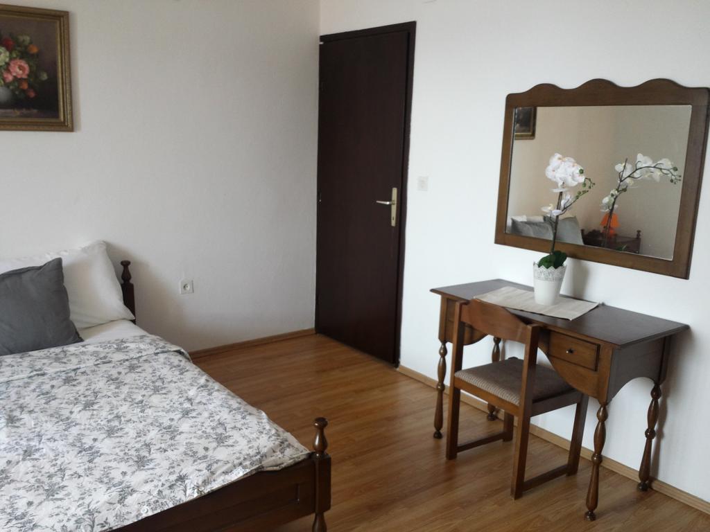 Apartments "Villa Mungos" Sobra Esterno foto