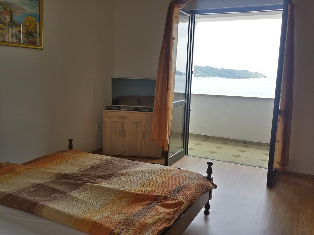 Apartments "Villa Mungos" Sobra Esterno foto
