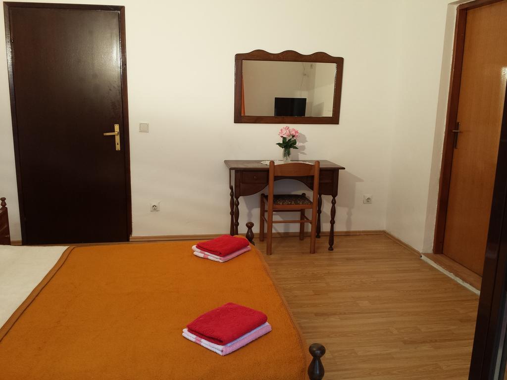 Apartments "Villa Mungos" Sobra Esterno foto