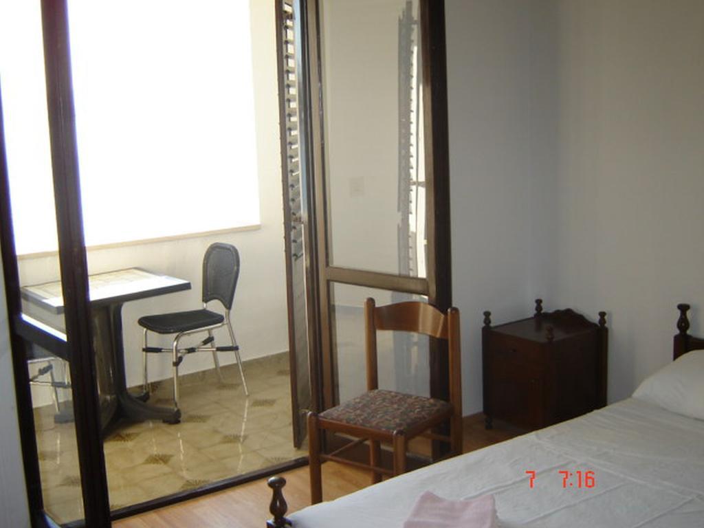 Apartments "Villa Mungos" Sobra Esterno foto